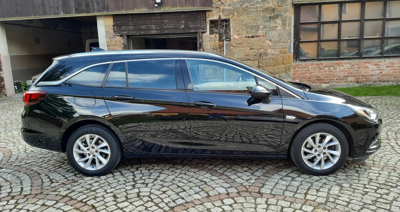 Opel Astra cena 42900 przebieg: 114000, rok produkcji 2017 z Kalety małe 407